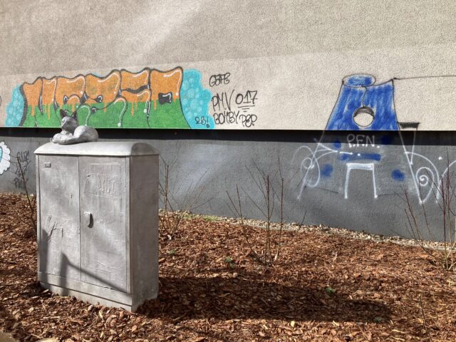 Wo die wilden Tiere wohnen von Stef Heidues, Kunst am Bau 49. Grundschule , Foto: Judith Laub, 2025