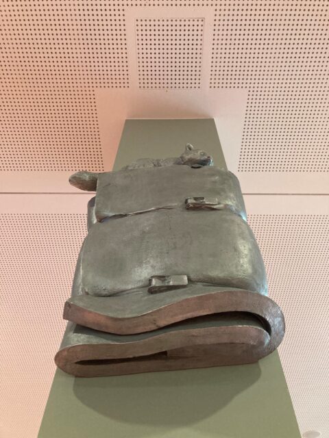 Wo die wilden Tiere wohnen von Stef Heidues, Kunst am Bau 49. Grundschule , Foto: Judith Laub, 2025