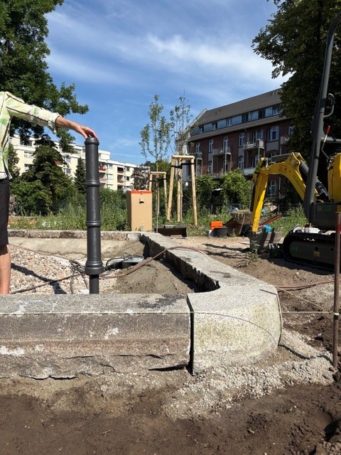 Fortschritt der Installation vor Ort 23.06.26 - 1 Foto Hofgrün