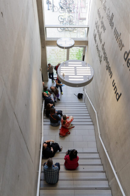 Kunst am Bau-Führung Foto: Wataru Murakami, 2025